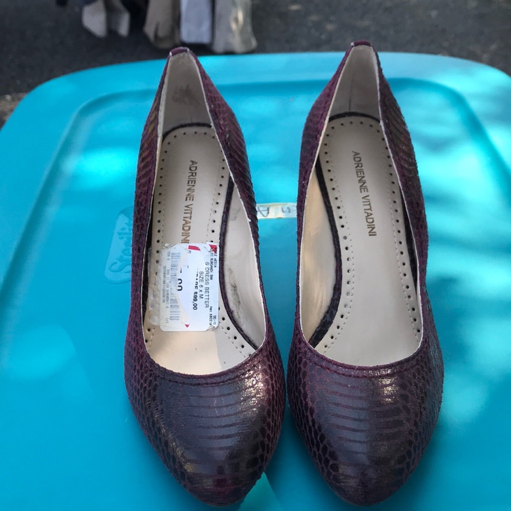 Adrienne Vittadini Heels sz6 purple black snake